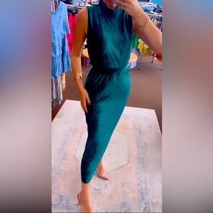 BCBG MAXAZRIA Green Dress. High neck,Mid-calf length. Tags on/never worn
